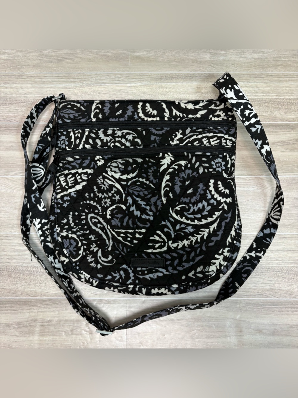 Vera Bradley Trio Zip Hipster Crossbody Paisley Noir